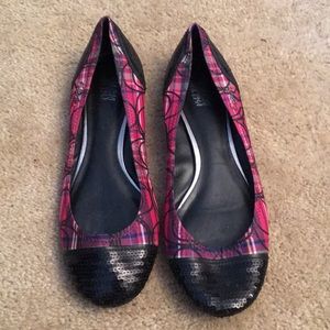 Coach flats. Black and pink. 9